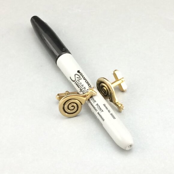 Vintage Goldtone Metal Snail of Patience Cufflinks by Anson Unisex - Picture 9 of 9